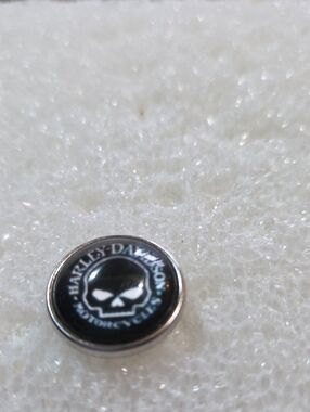 Harley-Davidson Black and Silver Skull Snap Charm 18mm